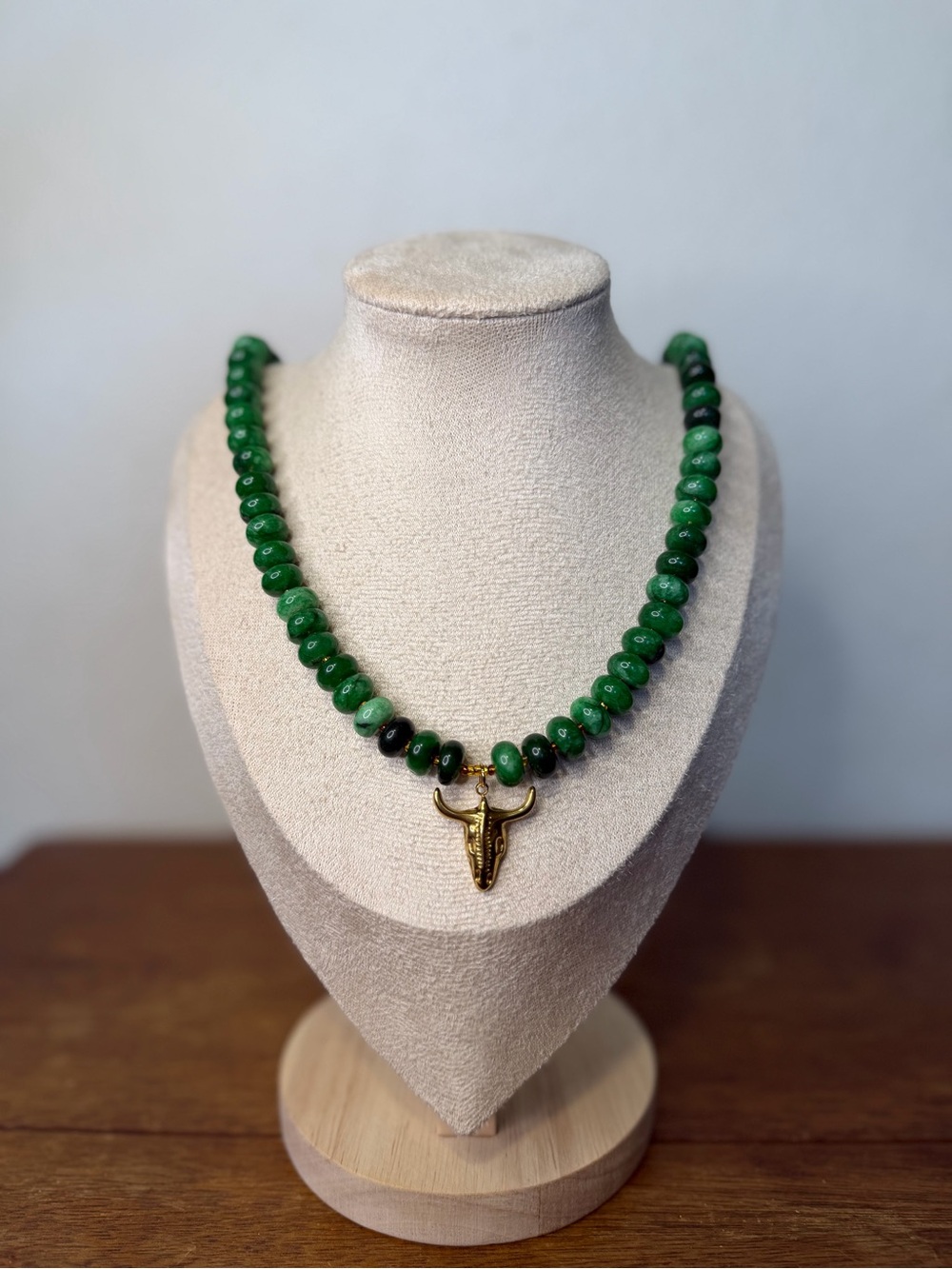 ARTISAN Canyon Spirit - Beaded Necklace with Gold Bull Pendant